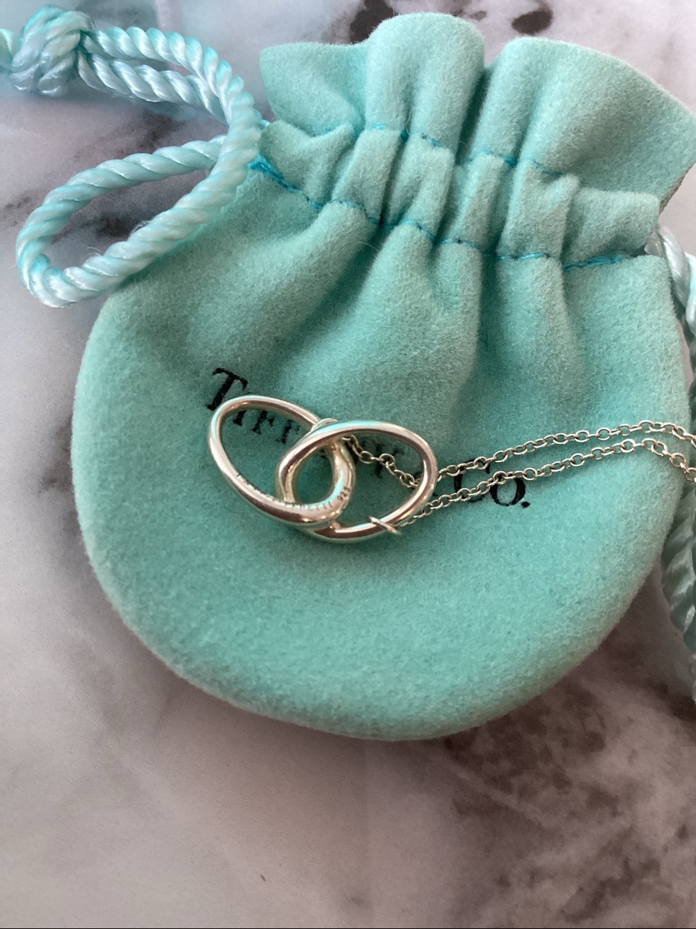 Tiffany & Co. Silver double loop interlocking Necklace - Picture 7 of 7